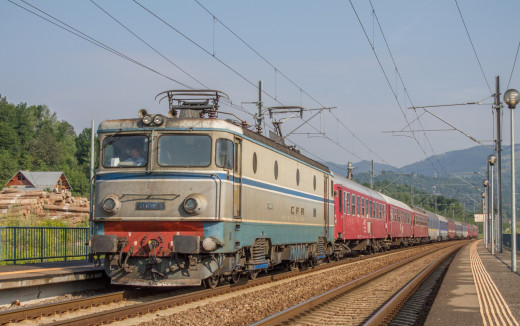 926894 (a): :2044x1280